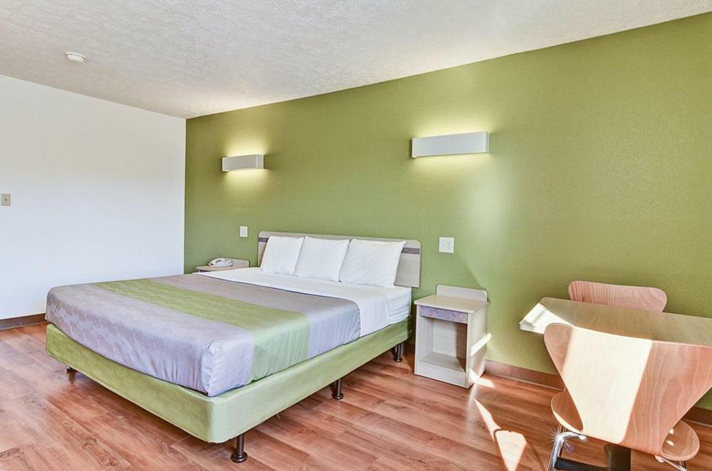 Economy Inn Pittsburgh Airport Moon Township Bagian luar foto