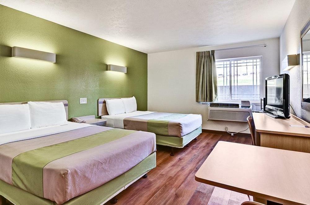 Economy Inn Pittsburgh Airport Moon Township Bagian luar foto