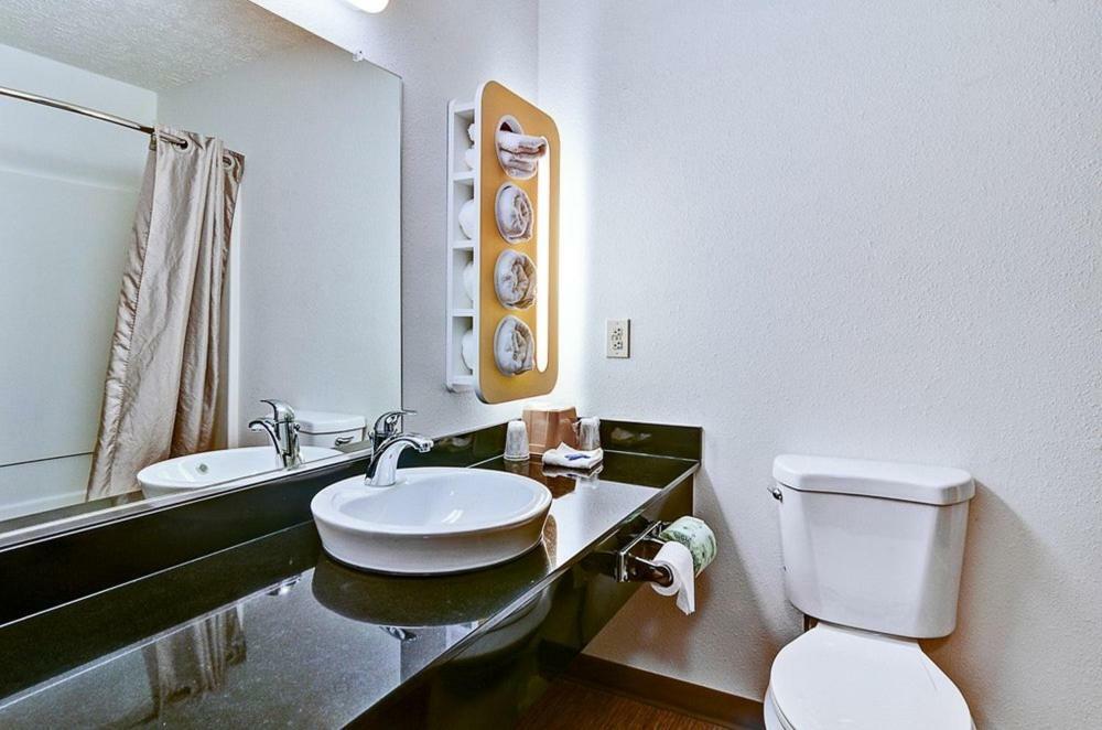 Economy Inn Pittsburgh Airport Moon Township Bagian luar foto